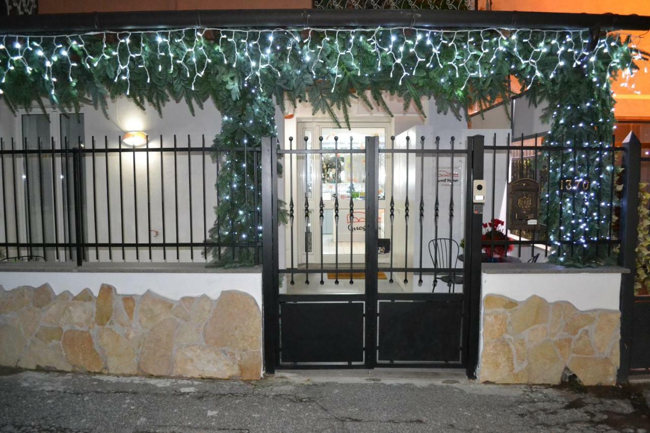 Tibur Star Guest House — Photos 1